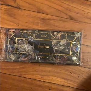 zoeva eyeshadow palatte